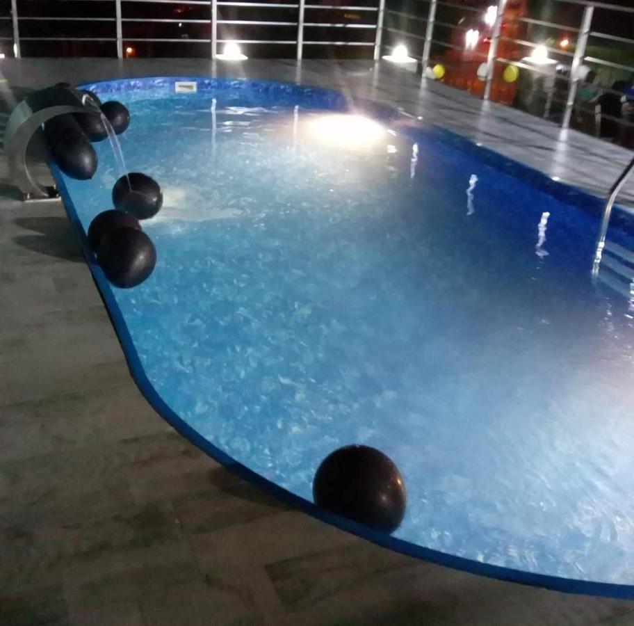 Hotel Wave Батуми Екстериор снимка