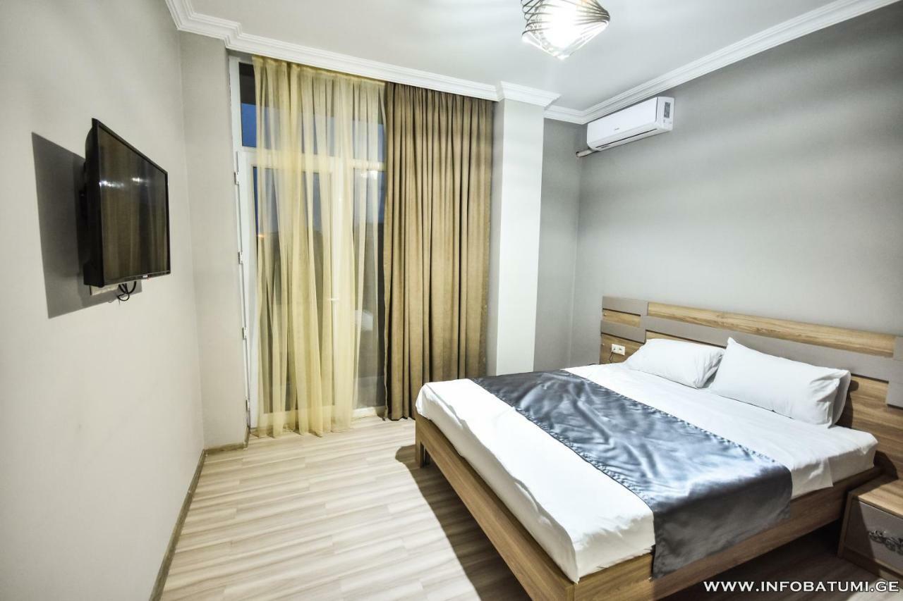 Hotel Wave Батуми Екстериор снимка