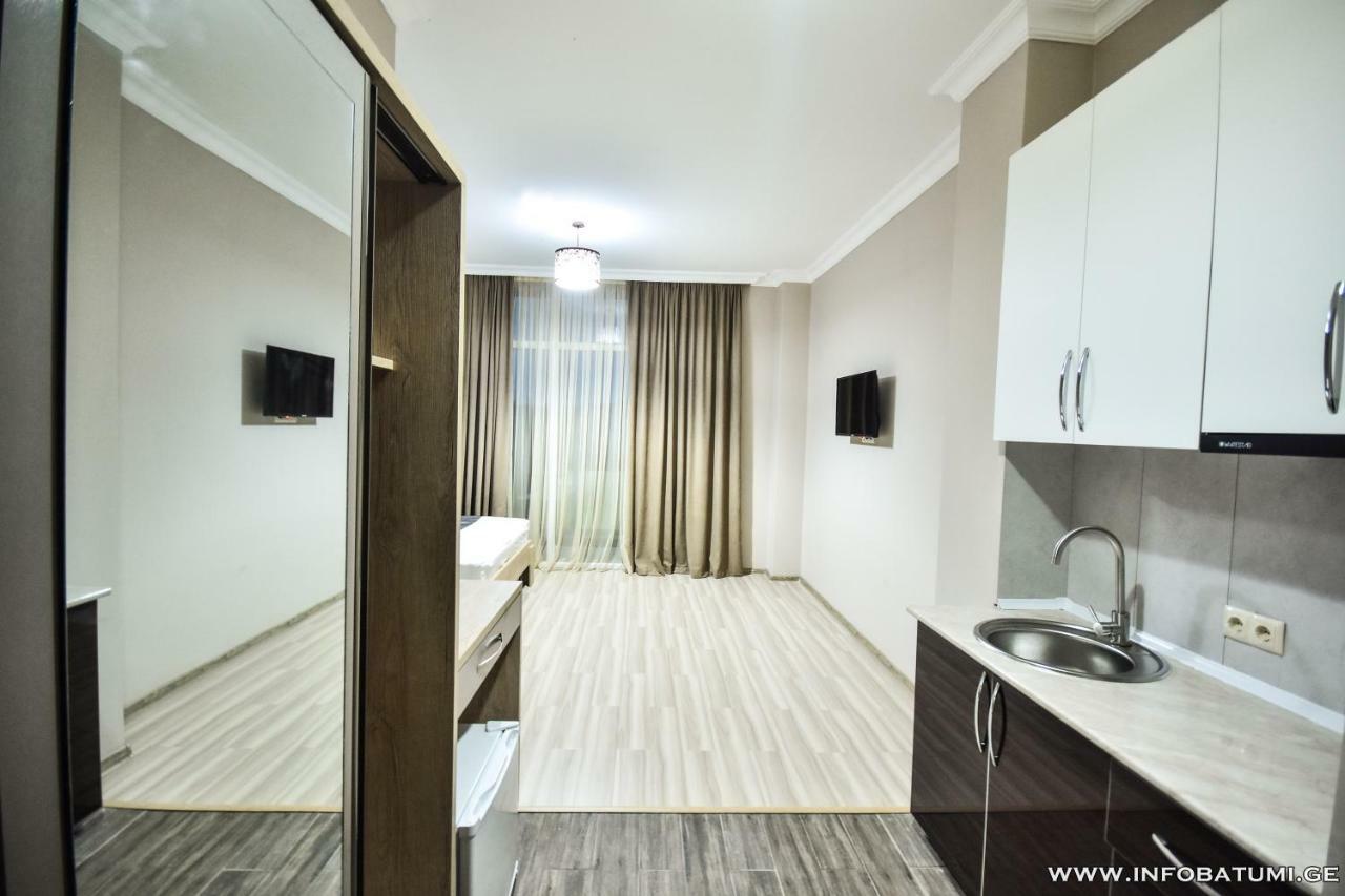 Hotel Wave Батуми Екстериор снимка