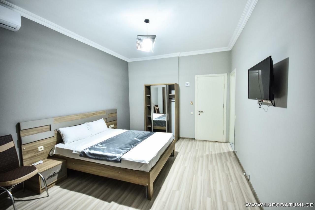 Hotel Wave Батуми Екстериор снимка