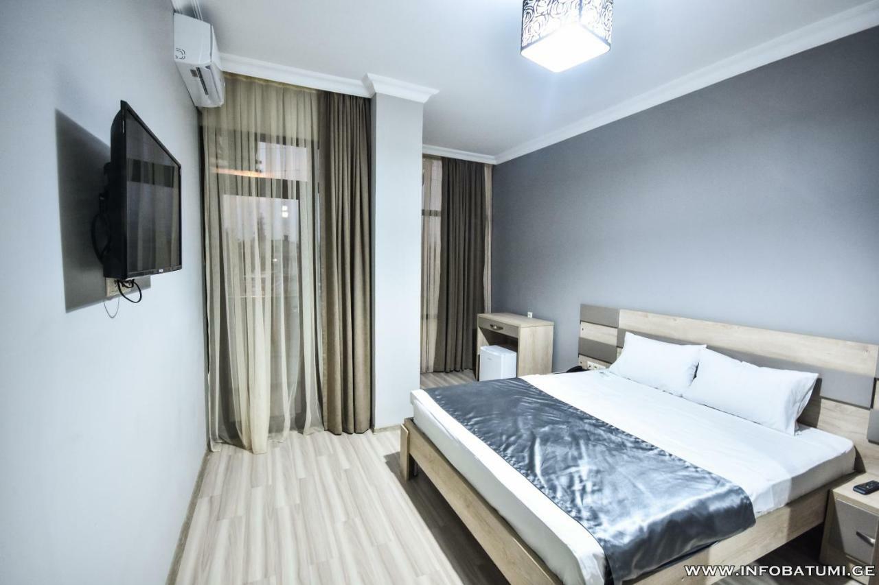 Hotel Wave Батуми Екстериор снимка