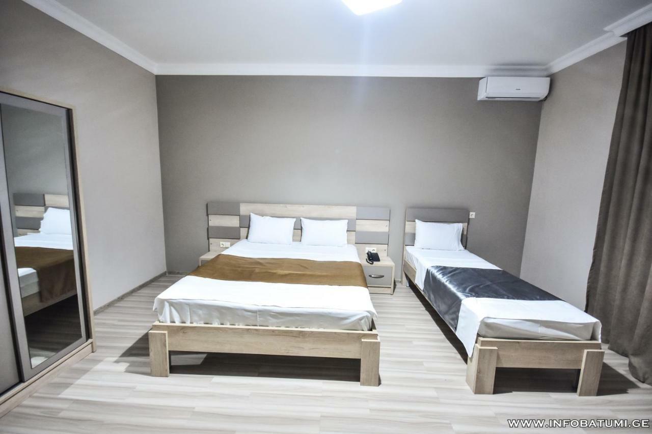 Hotel Wave Батуми Екстериор снимка