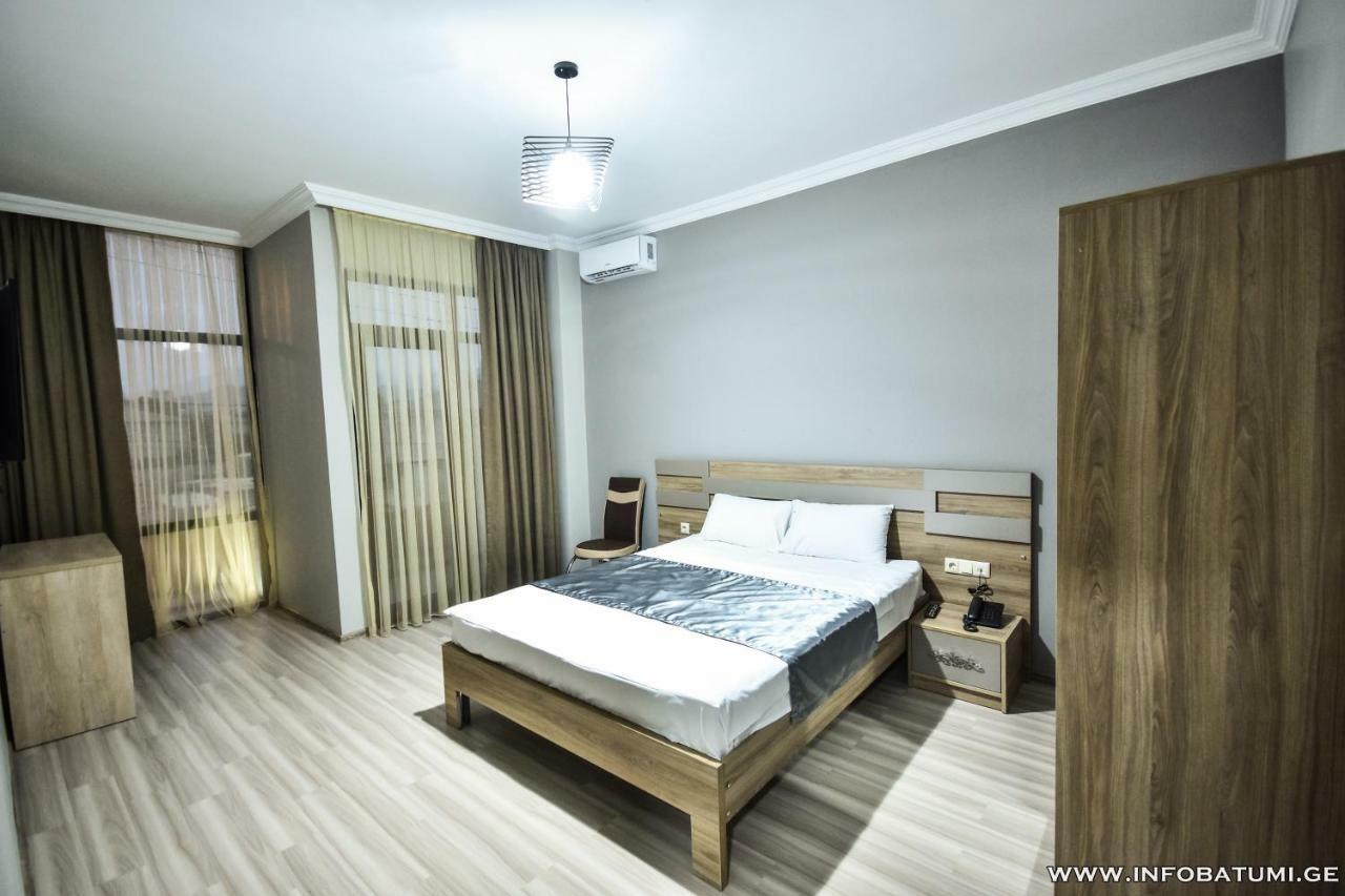 Hotel Wave Батуми Екстериор снимка