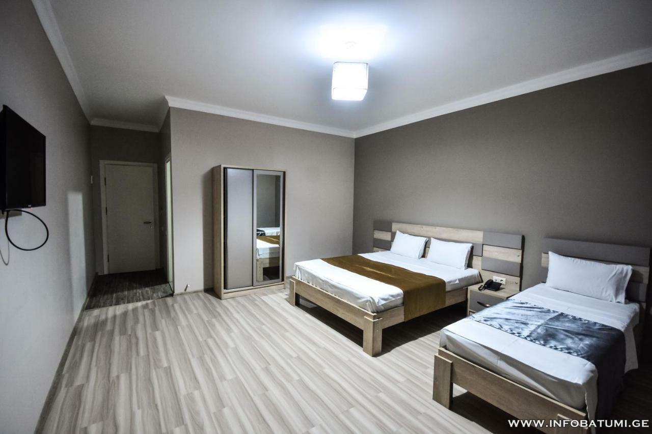 Hotel Wave Батуми Екстериор снимка