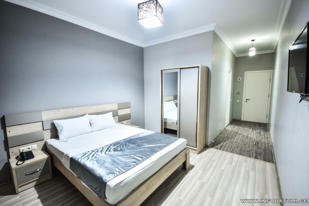 Hotel Wave Батуми Екстериор снимка