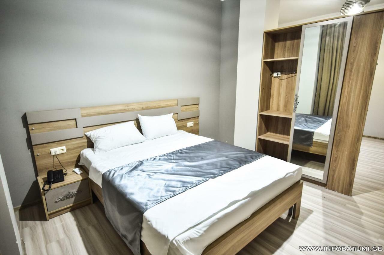 Hotel Wave Батуми Екстериор снимка